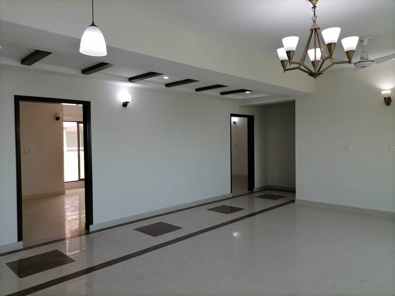 10 Marla 3 Bed Brand New Flat For Sale Askari 11 Lahore 7