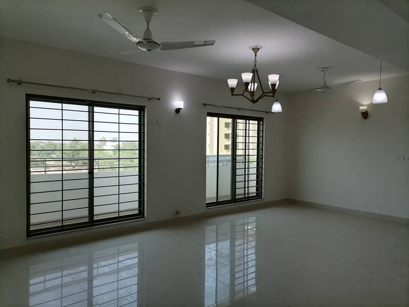 10 Marla 3 Bed Brand New Flat For Sale Askari 11 Lahore 8