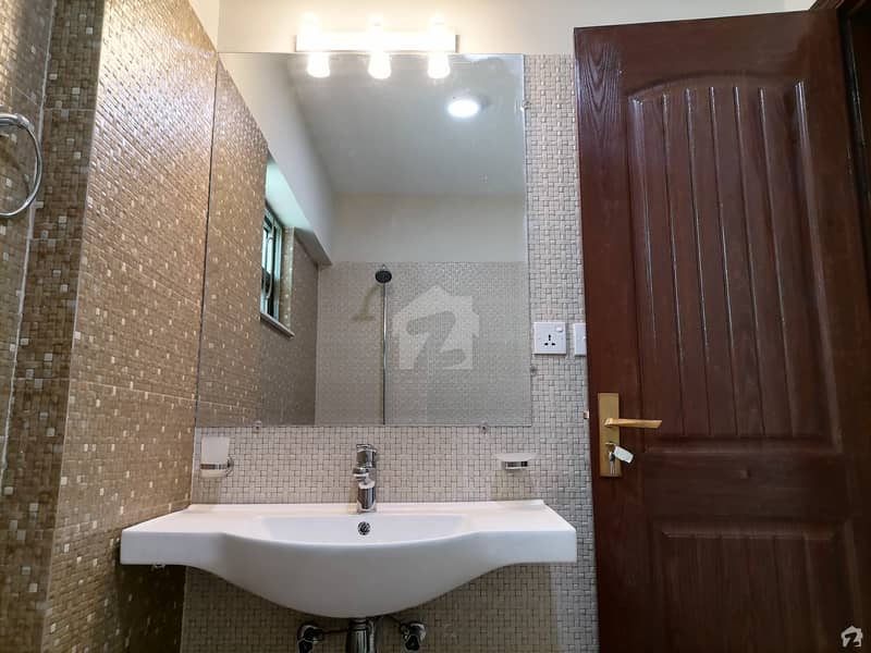 10 Marla 3 Bed Brand New Flat For Sale Askari 11 Lahore 17