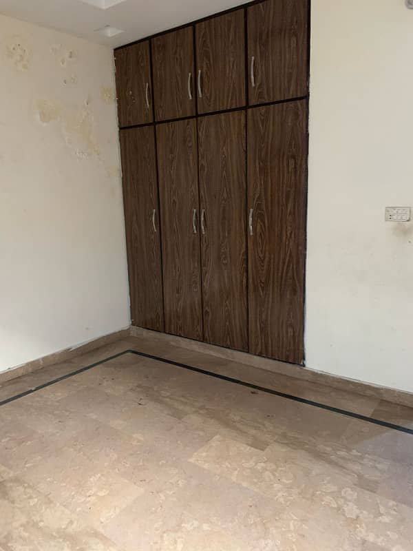 iqbal town rahwali 5 marla upper portion for rent 6