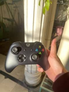 Xbox One Controller with headphone jack