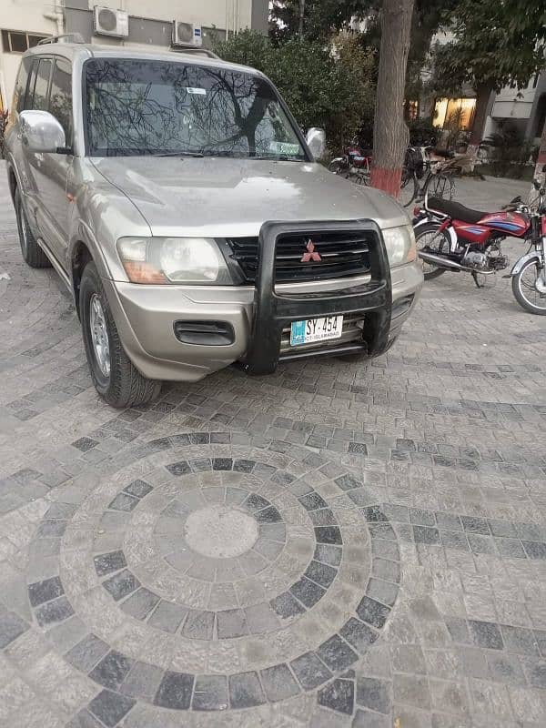 Mitsubishi Pajero 2001 1