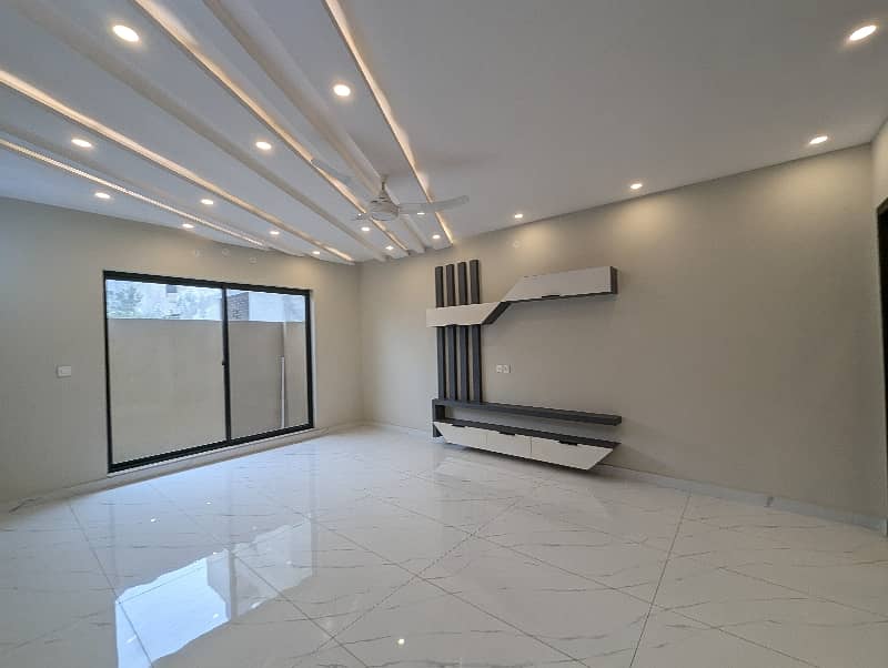 1 Kanal Double Storey Ultra Modern Style Luxury Stylish House Available For Sale In Valancia Town, Lahore By Fast Property Services Real Estate And Builders (21 Marla ) 10