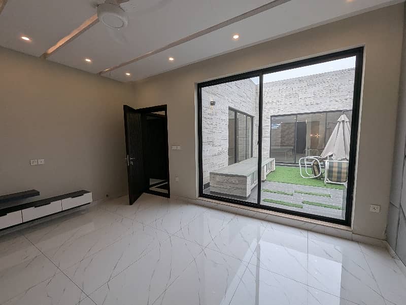 1 Kanal Double Storey Ultra Modern Style Luxury Stylish House Available For Sale In Valancia Town, Lahore By Fast Property Services Real Estate And Builders (21 Marla ) 23