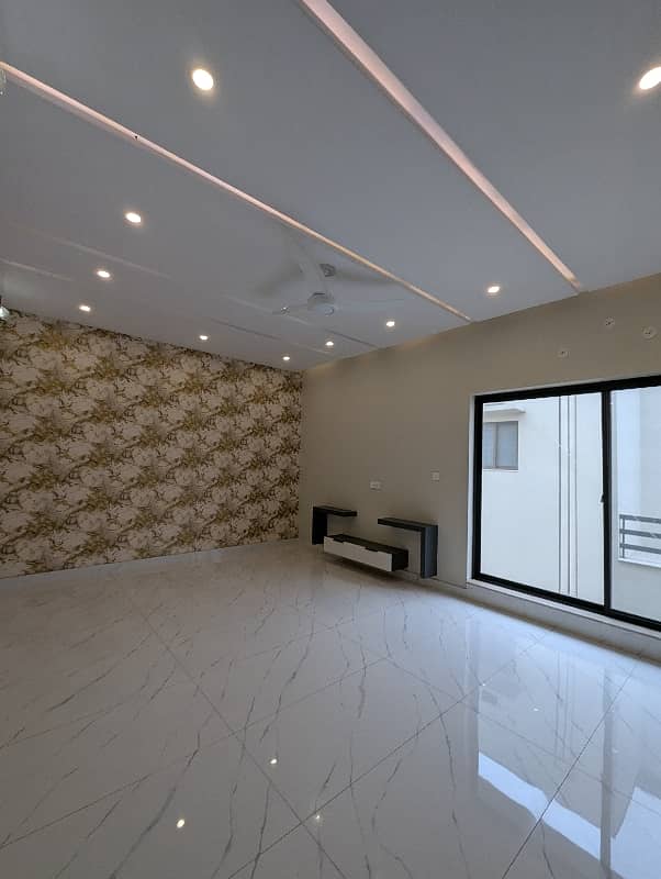 1 Kanal Double Storey Ultra Modern Style Luxury Stylish House Available For Sale In Valancia Town, Lahore By Fast Property Services Real Estate And Builders (21 Marla ) 27