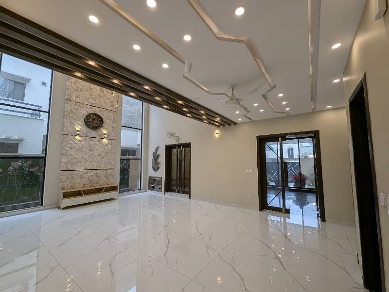 1 Kanal Double Storey Ultra Modern Style Luxury Stylish House Available For Sale In Valancia Town, Lahore By Fast Property Services Real Estate And Builders (21 Marla ) 2