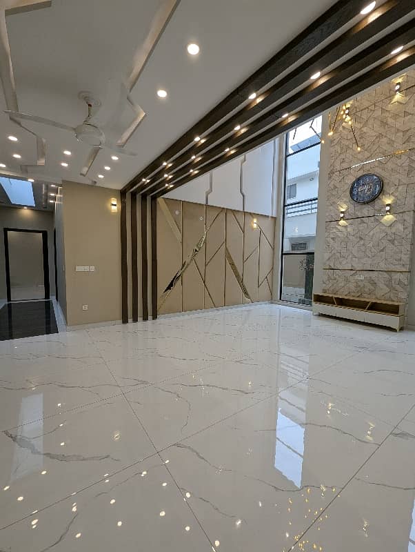 1 Kanal Double Storey Ultra Modern Style Luxury Stylish House Available For Sale In Valancia Town, Lahore By Fast Property Services Real Estate And Builders (21 Marla ) 46