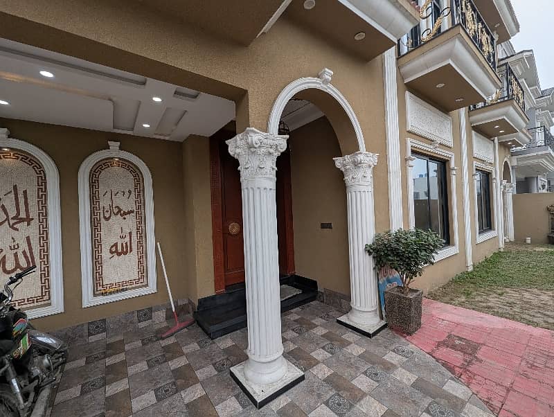 10 Marla Corner House Double Storey Spanish Style Stylish House Available For Sale In Tariq Garden Lahore With Original Pics 4