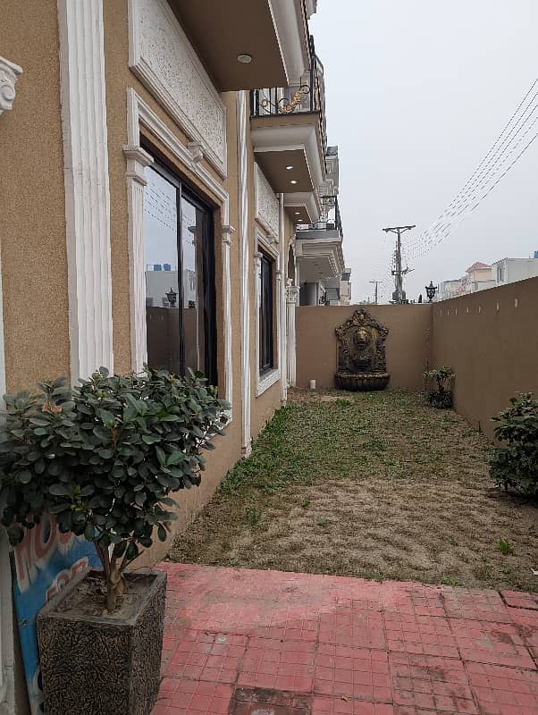 10 Marla Corner House Double Storey Spanish Style Stylish House Available For Sale In Tariq Garden Lahore With Original Pics 8