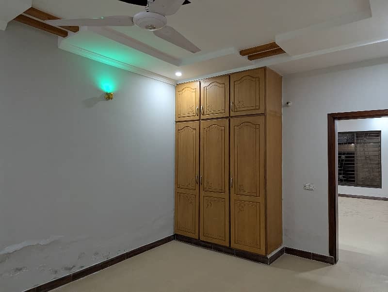 Sami commercial house 4.5 Marla available for sale in main bulivered pia near Umt university Lahore 6