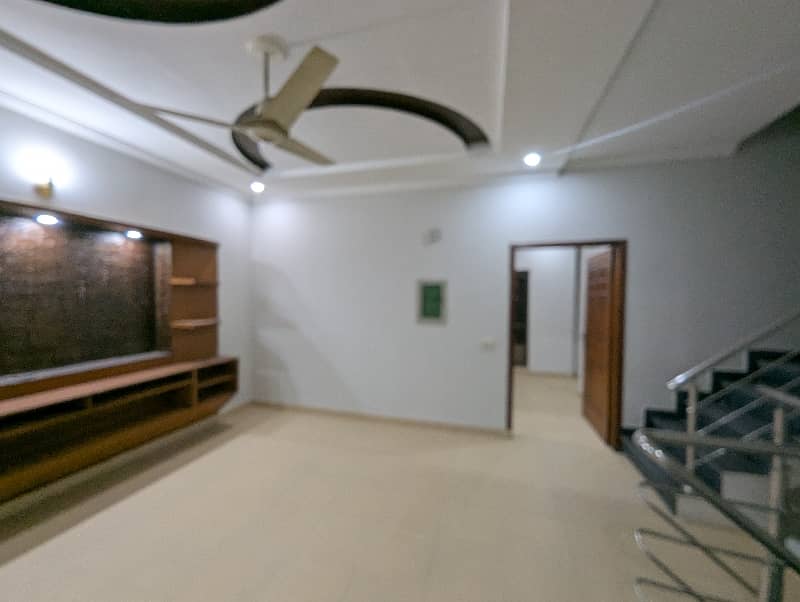 Sami commercial house 4.5 Marla available for sale in main bulivered pia near Umt university Lahore 14