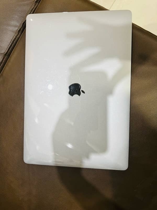 MacBook Pro 2019 i7 16 inches 0