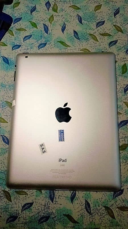 iPad 64gb 10/10 condition. . iCloud locked 2