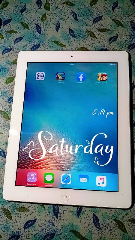 iPad 64gb 10/10 condition. . iCloud locked 3