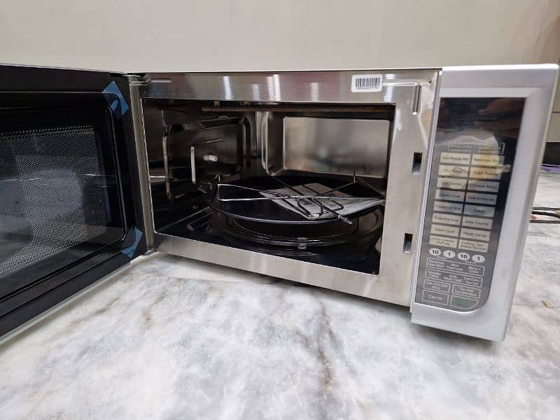 Dawlance DW-380C Special Baking Series Microwave Oven 2