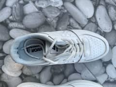 sneakers branded light weight very good condition