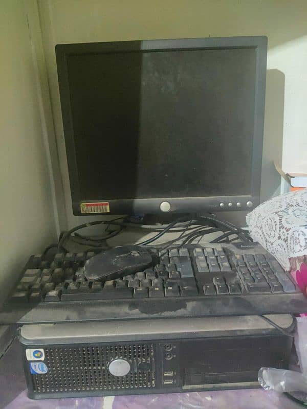 Core 2 Duo, with 15 inch lcd & mouse Keyboard 2