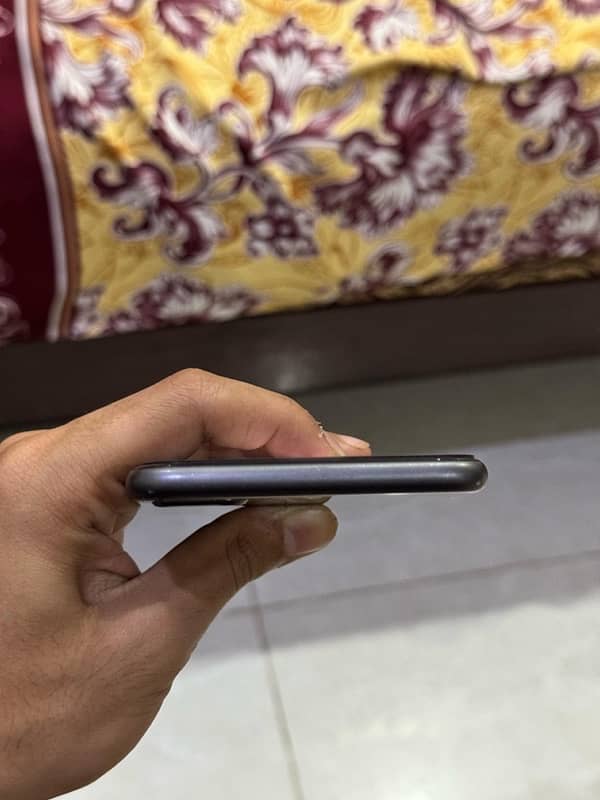 iphone 8 plus pta approved 64gb 3