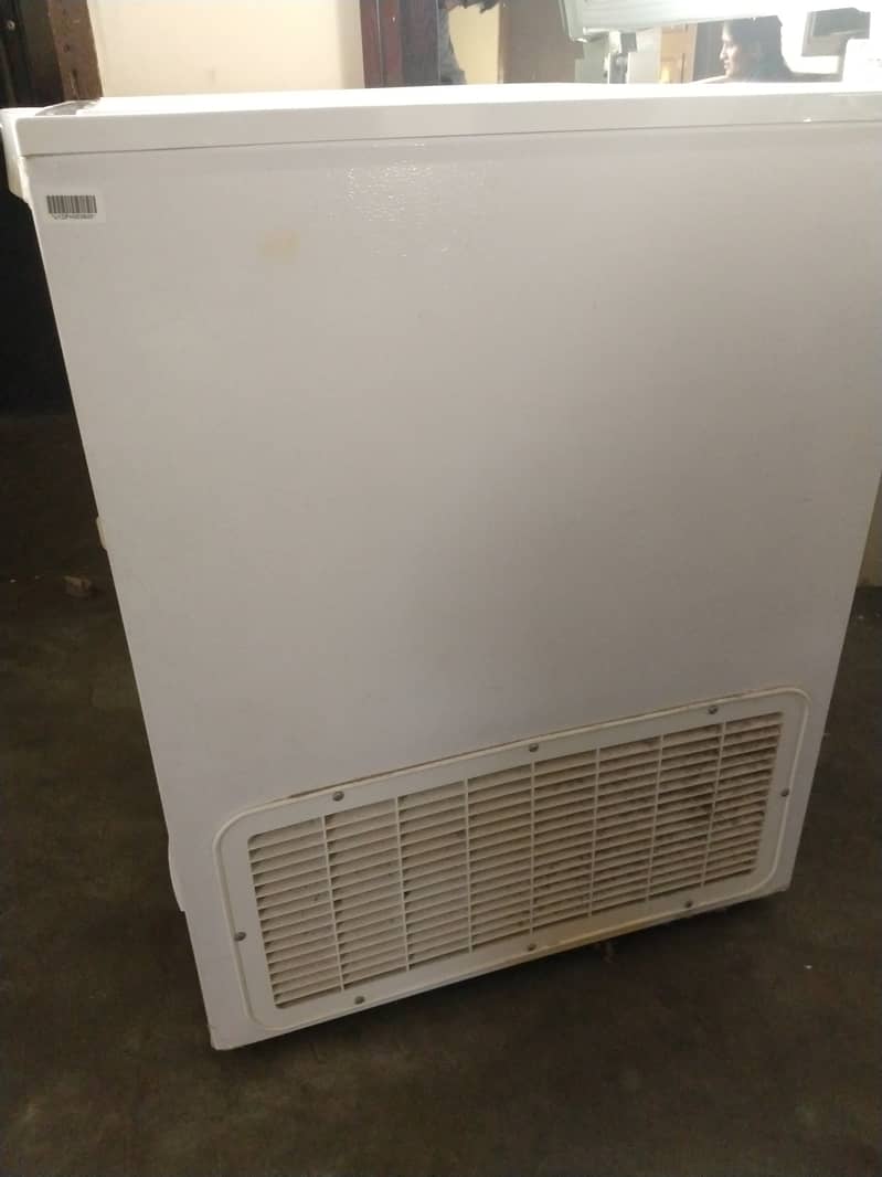 Freezer for Sale – Excellent Condition 6