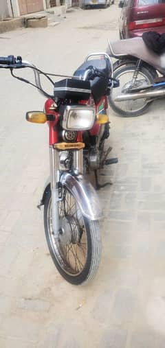 Honda CD 70  2016 model Karachi Number 1st owner Urgent sale