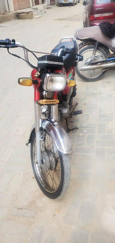 Honda CD 70  2016 model Karachi Number 1st owner 0