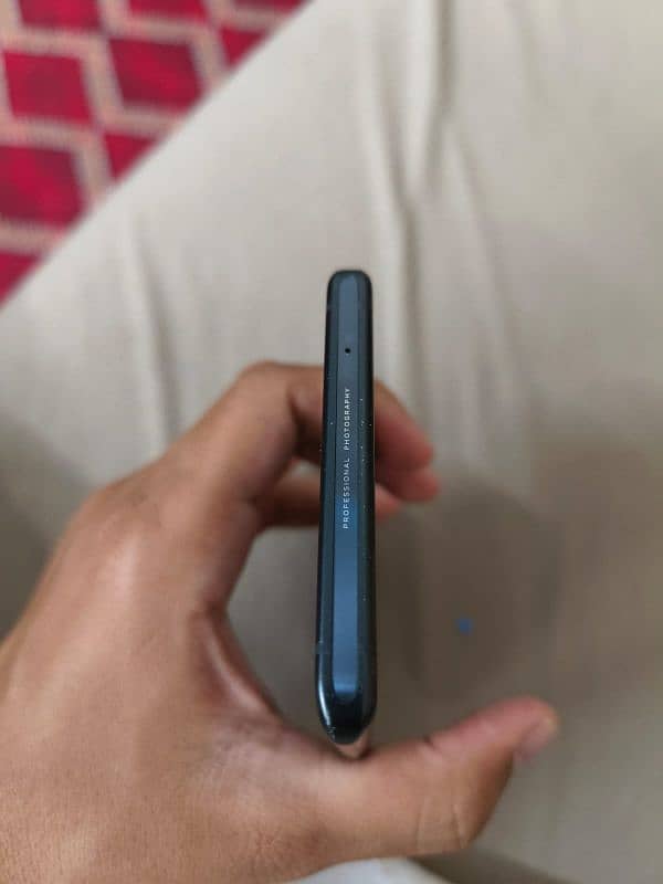 VIVO X80 Blue & Black genuine display 10/10 condition 1