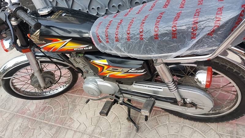 Honda 125 model 2020 karachi number 5