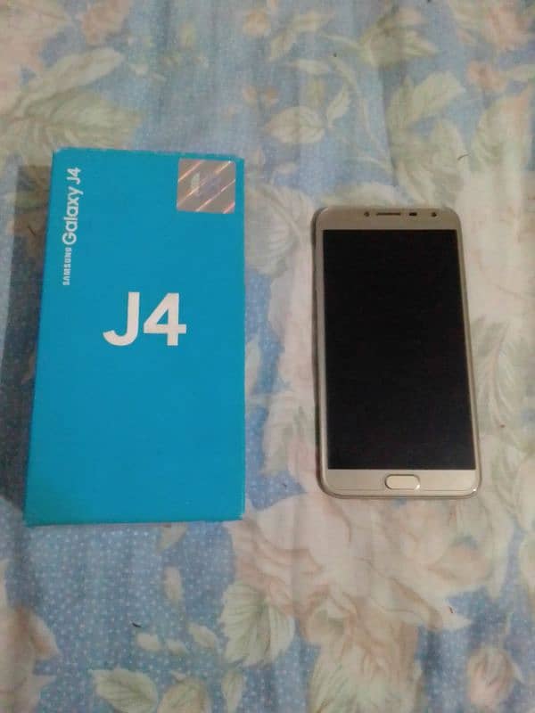 Samsung Galaxy j4 Super Amoled Display. 5