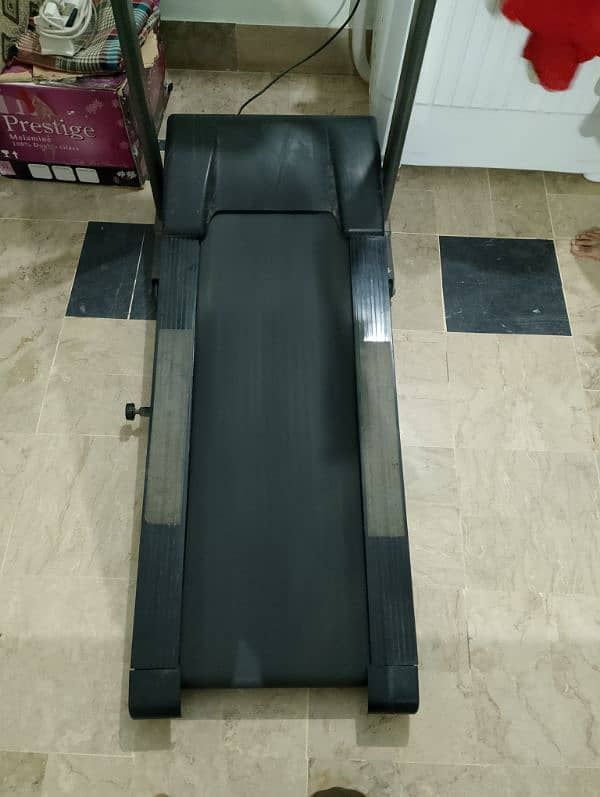 treadmill in good condition 2