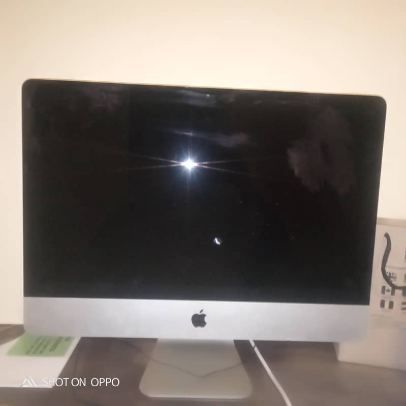 iMac (21.5-inch.  Late 2015) 0