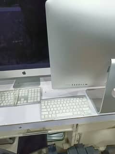 Apple iMac 2017 in 21 inches with 8 gb ram,1tb hard drive 10/10