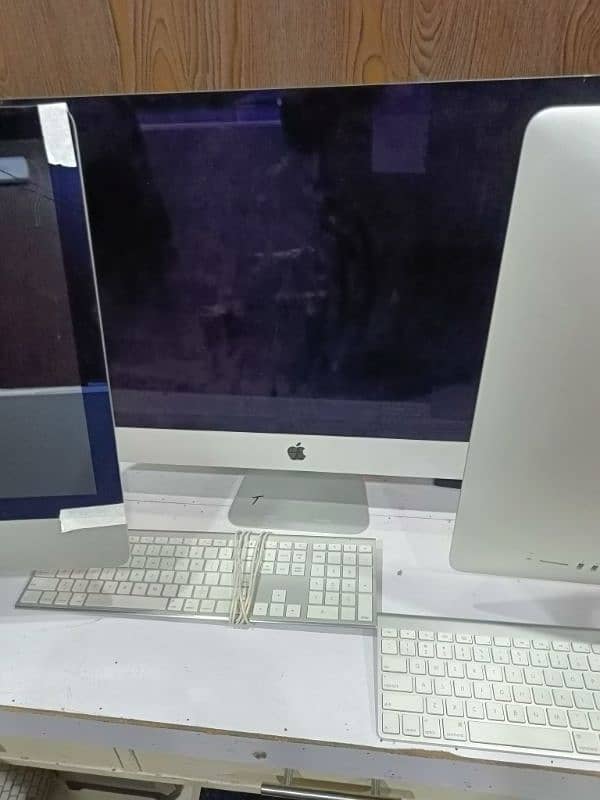 apple iMac 2019 in 27 inch with ci9 CPU,32gb ram,512ssd,8gb GPU 1