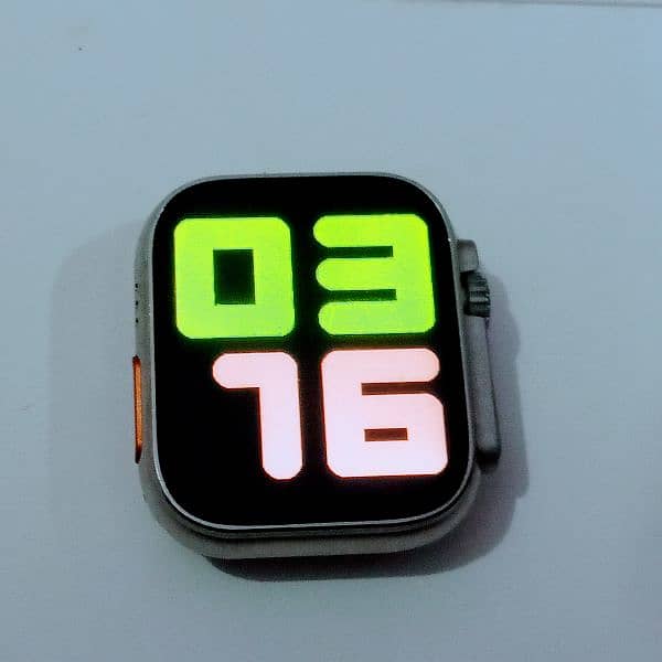 T800 Ultra 2 Smart Watch 8/10 Condition 2