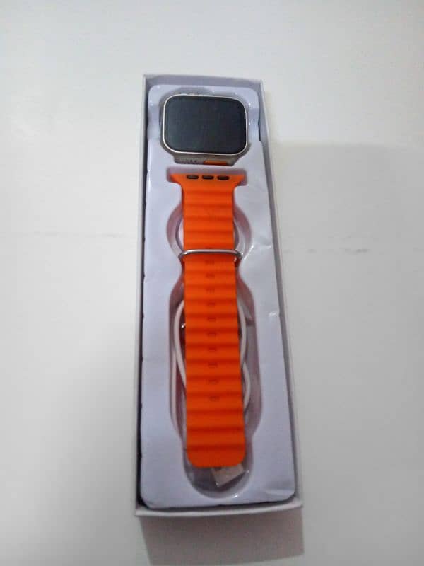 T800 Ultra 2 Smart Watch 8/10 Condition 9