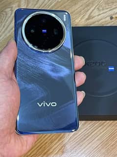 Vivo X 200 pro 16/512 complete box urgent sale connect OLX