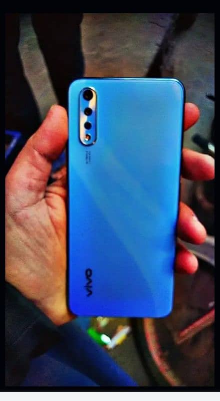 vivo. S1 1