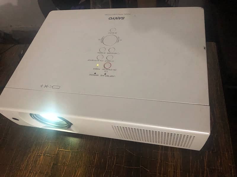 SANYO XGA Projector 3