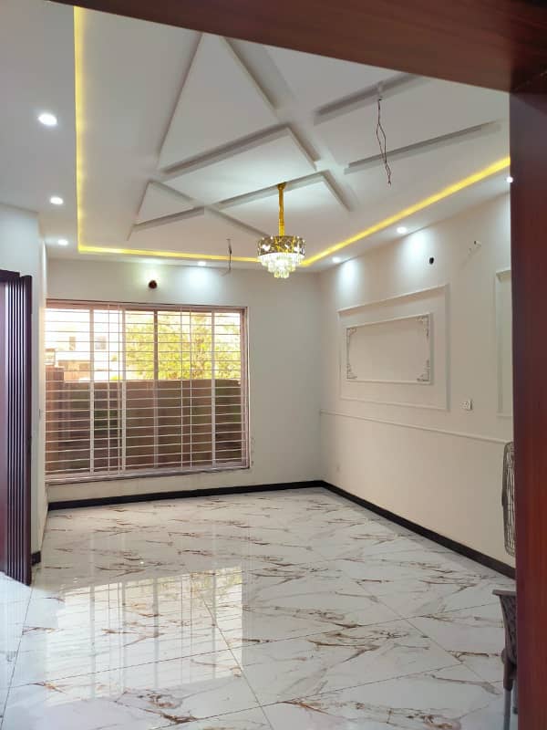 5 Marla Double store House For Rent In Royal Orchard Multan 9