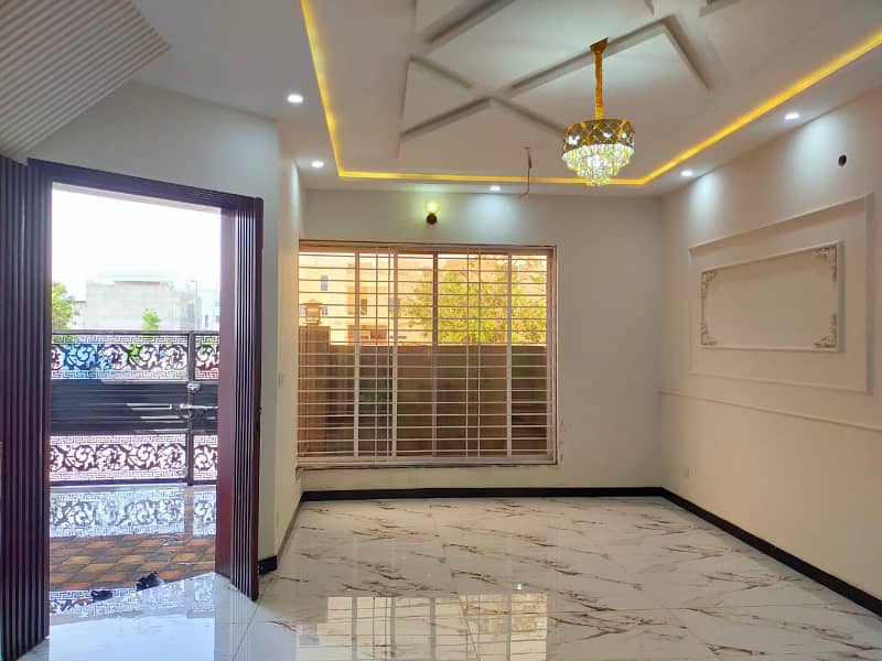 5 Marla Double store House For Rent In Royal Orchard Multan 11