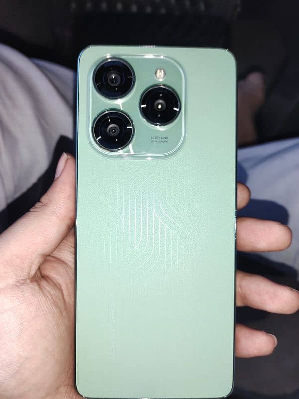 Tecno spark 20 pro green leather back 1