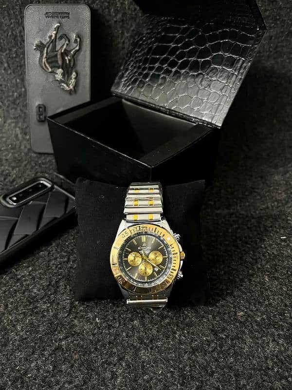 Breitling B200 - Premium Wrist watch 0