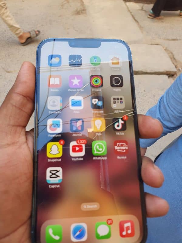 I phone 13 pro max 256 gb 85 health condition 10by10 box saat ha 6