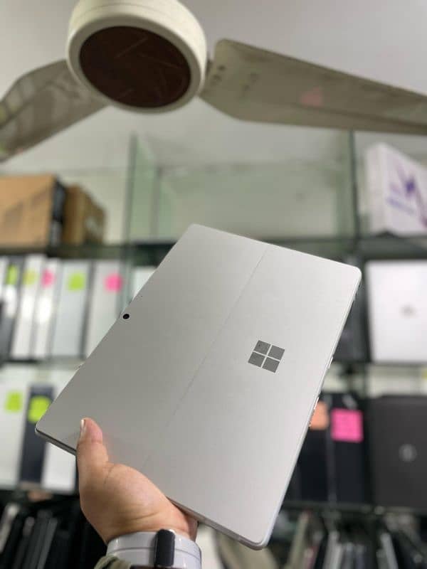 Surface Pro 9 : Core i5 12th gen : 8/256 1