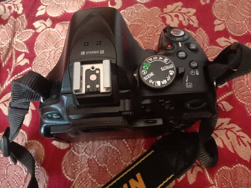 Nikon D5200 With Box 14