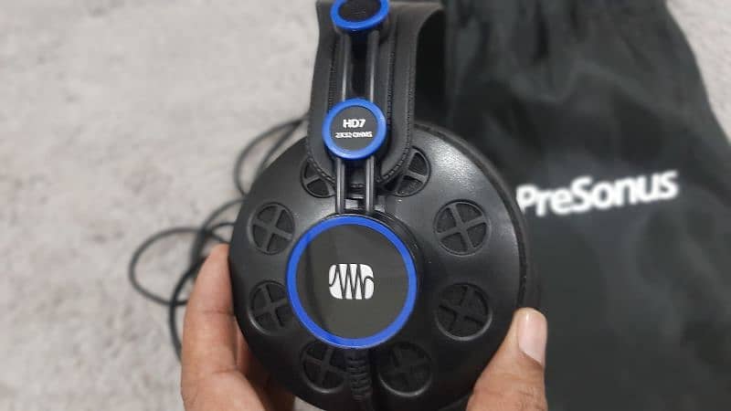 PreSonus HD7 Studio Headphones 0