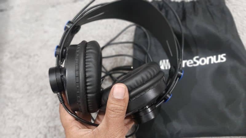 PreSonus HD7 Studio Headphones 1