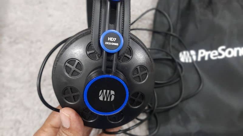 PreSonus HD7 Studio Headphones 3