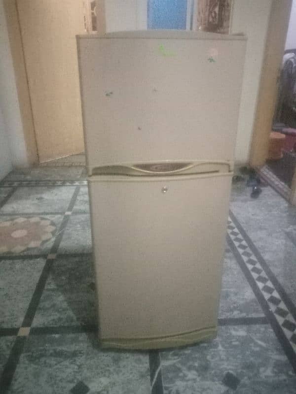 Waves company ka chlta Howa fridge good condition 3