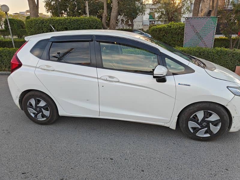 Honda Fit 2014/18 Isb Reg Pearl White 2