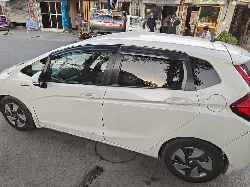 Honda Fit 2014/18 Isb Reg Pearl White 3